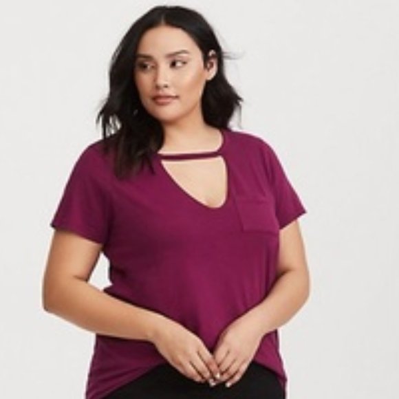 Last One! Torrid 6X  Berry Choker Blouse Tee NWT - Picture 6 of 10